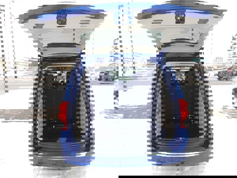 Used 2018 Dodge Grand Caravan SE w/ UConnect Hands-Free Group image 9