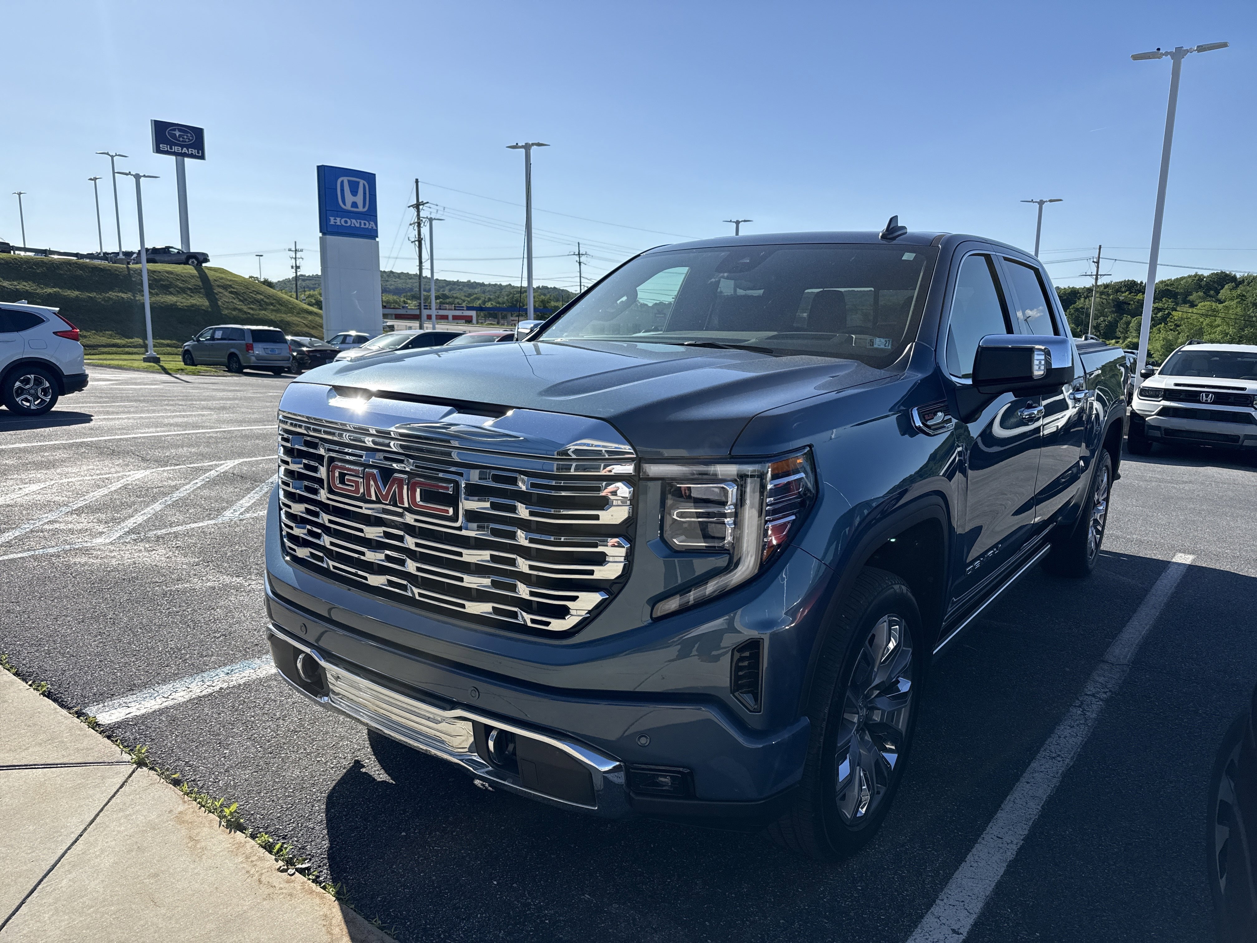 Used 2025 GMC Sierra 1500 Denali w/ Denali Reserve Package AWD/4WD video 1