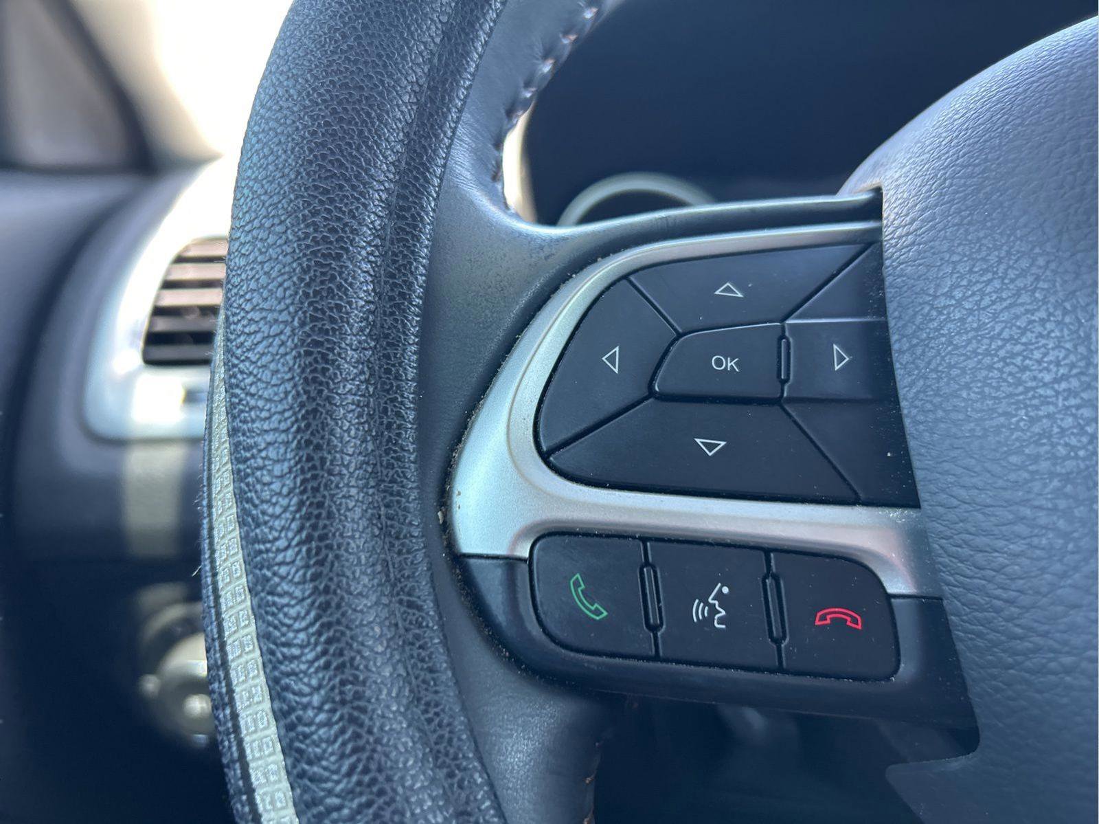 Certified 2019 Jeep Compass Latitude image 14