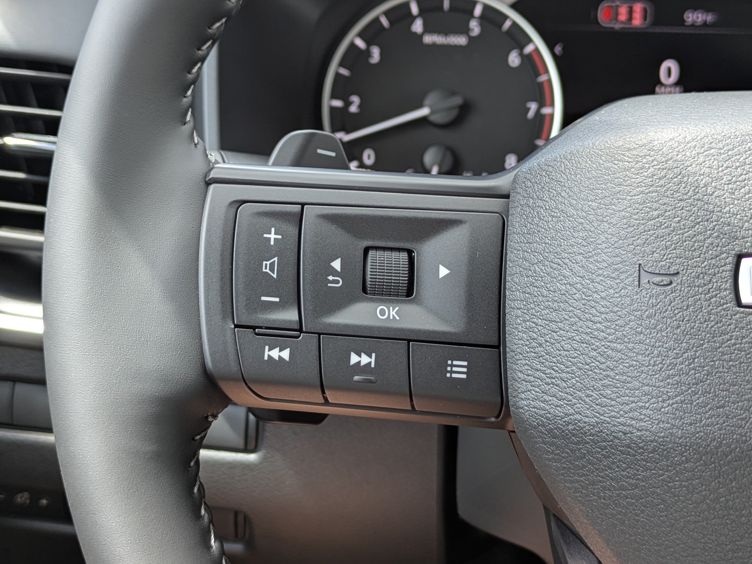 New 2026 Nissan Rogue SV FWD image 27