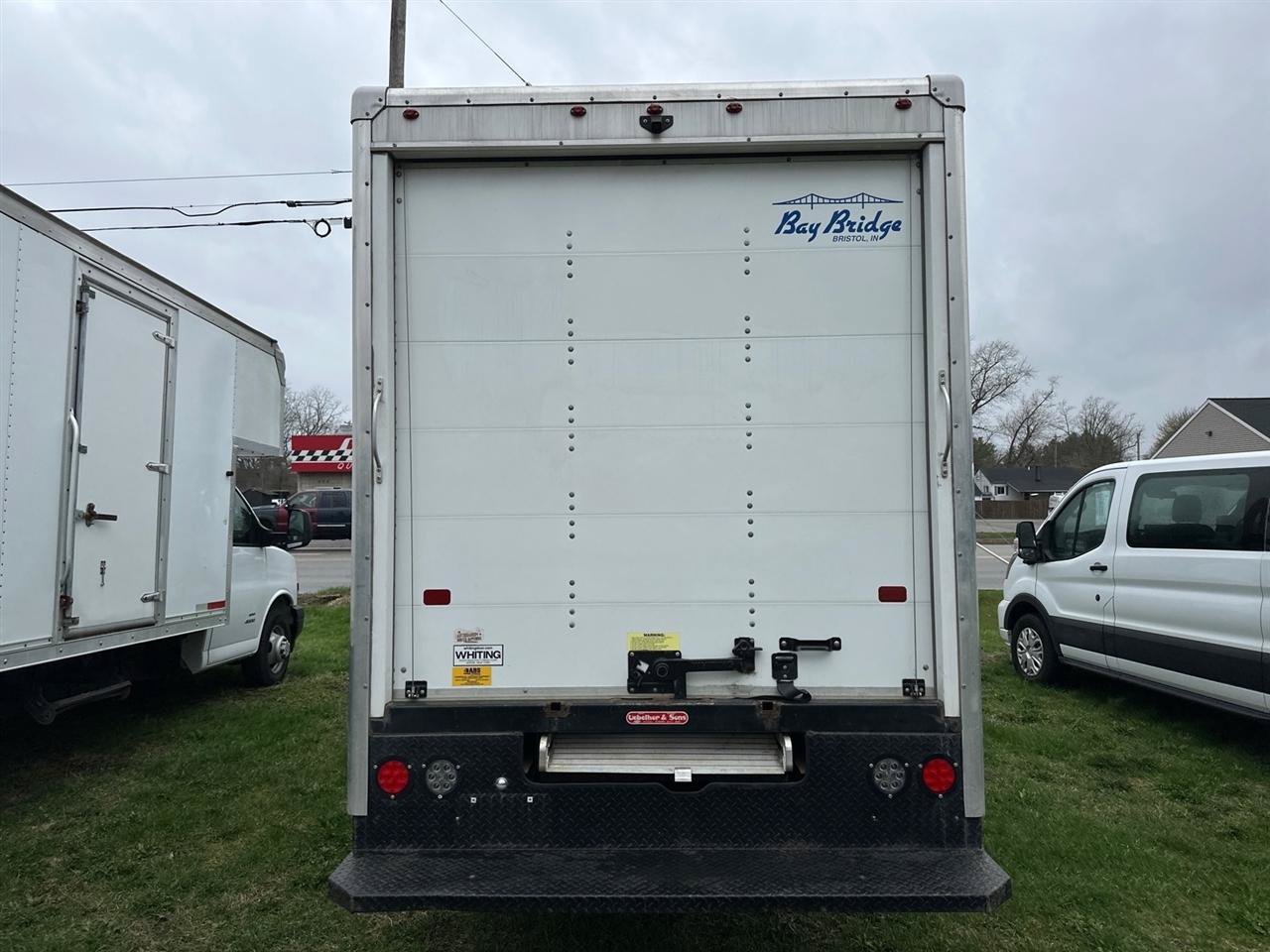 Used 2022 Chevrolet Express 3500 w/ Driver Convenience Package RWD image 5