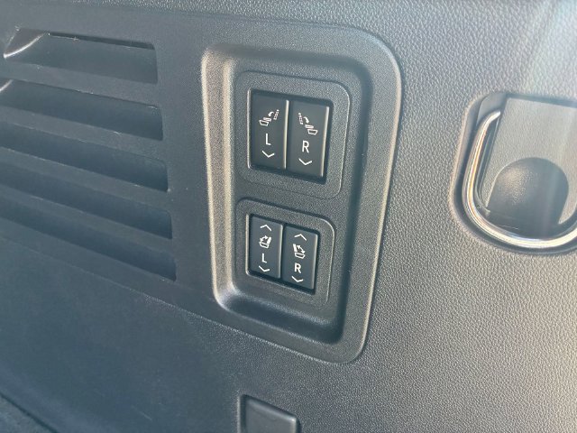 Used 2024 Chevrolet Traverse RS AWD/4WD image 8
