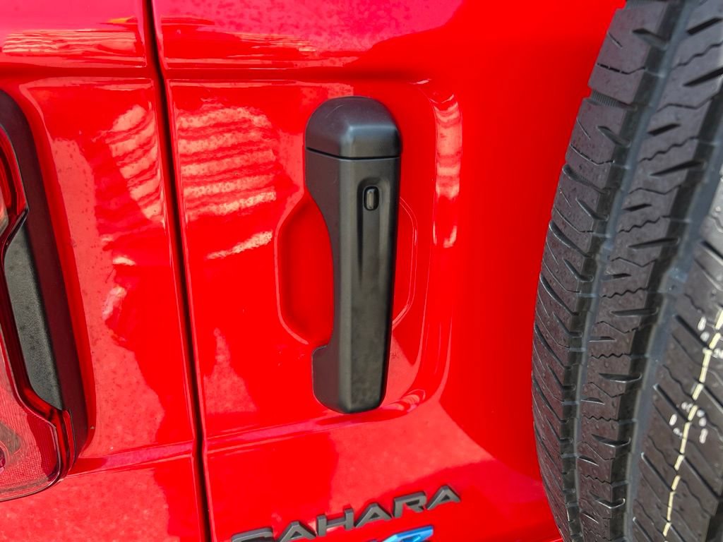 Used 2025 Jeep Wrangler Unlimited Sahara AWD/4WD image 52