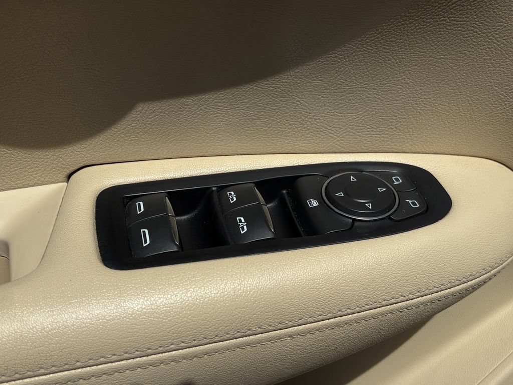 Used 2018 Cadillac XT5 FWD image 9