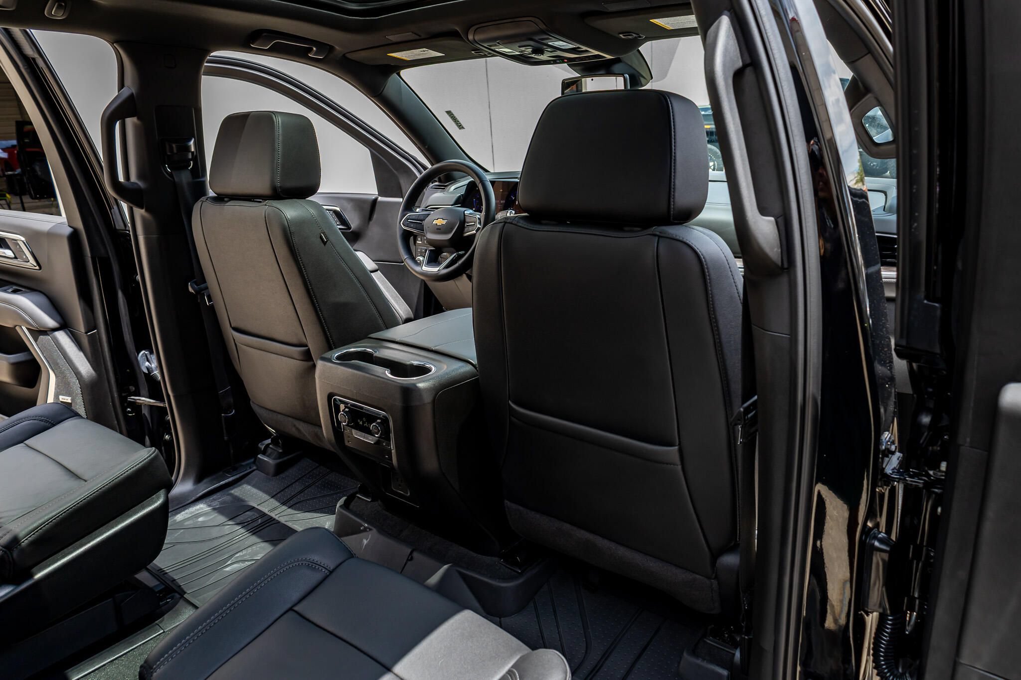 Used 2025 Chevrolet Tahoe LT w/ Comfort Package AWD/4WD image 28