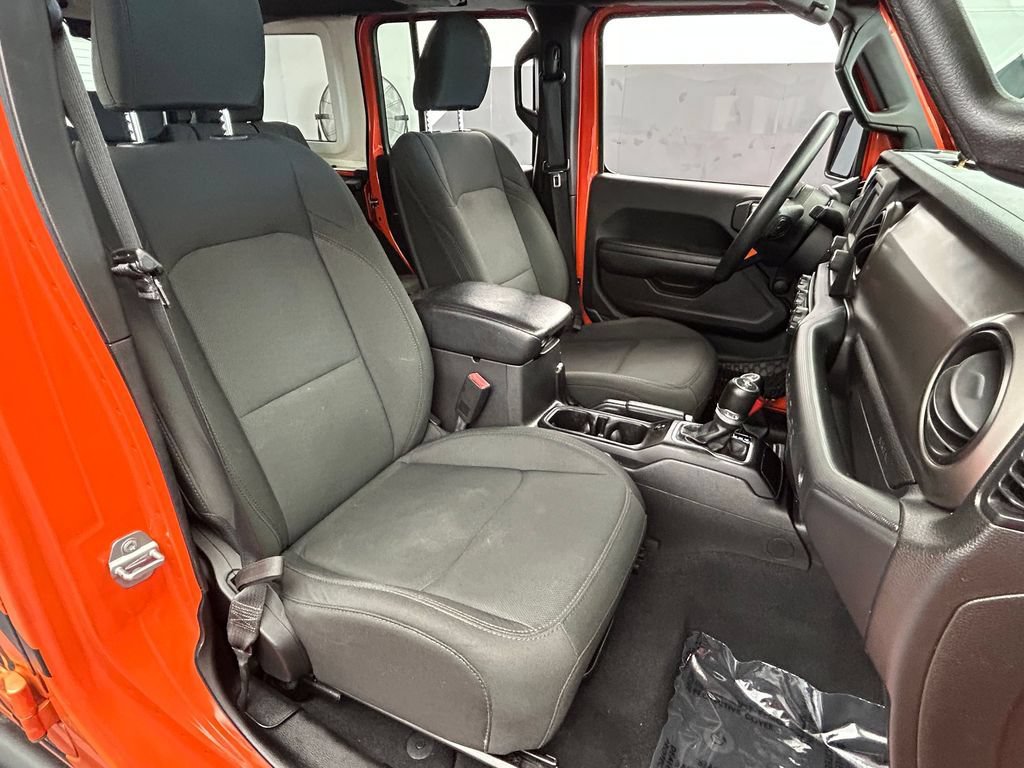 Used 2018 Jeep Wrangler Unlimited Sport AWD/4WD image 13