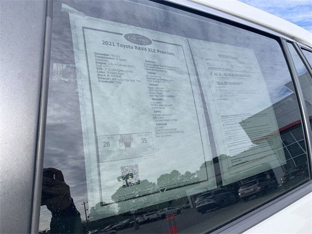 Used 2021 Toyota RAV4 XLE Premium image 38