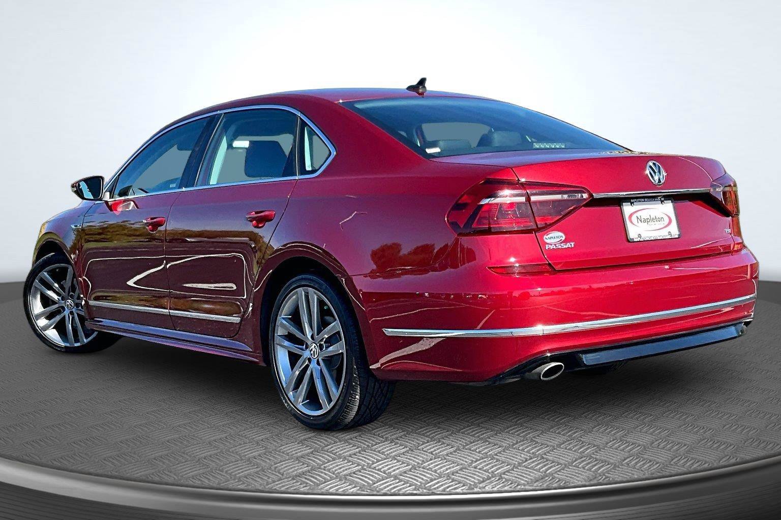 Used 2017 Volkswagen Passat 1.8T R-Line FWD image 14