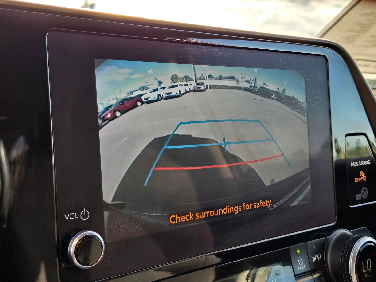 Used 2023 Toyota Highlander L FWD image 19