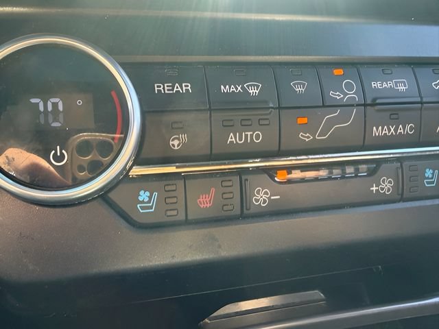 Used 2019 Ford Expedition XLT w/ Equipment Group 202A AWD/4WD image 20