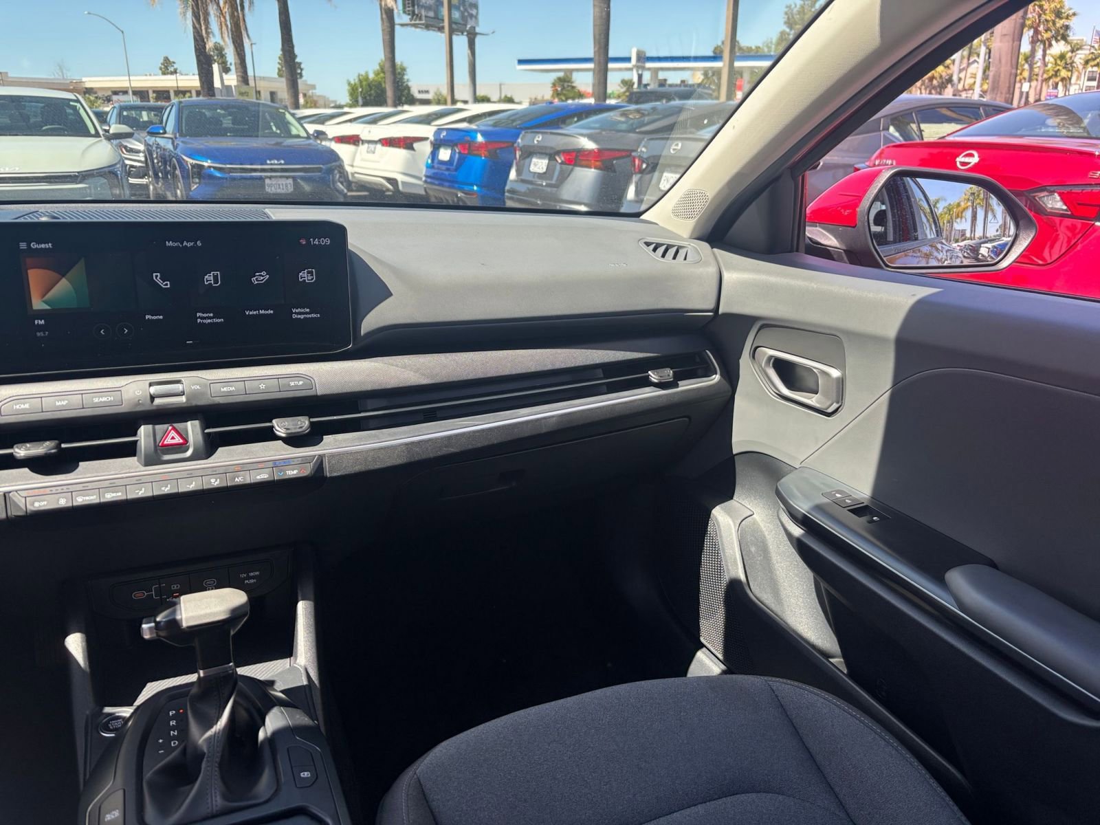 Used 2025 Kia K4 LXS image 34