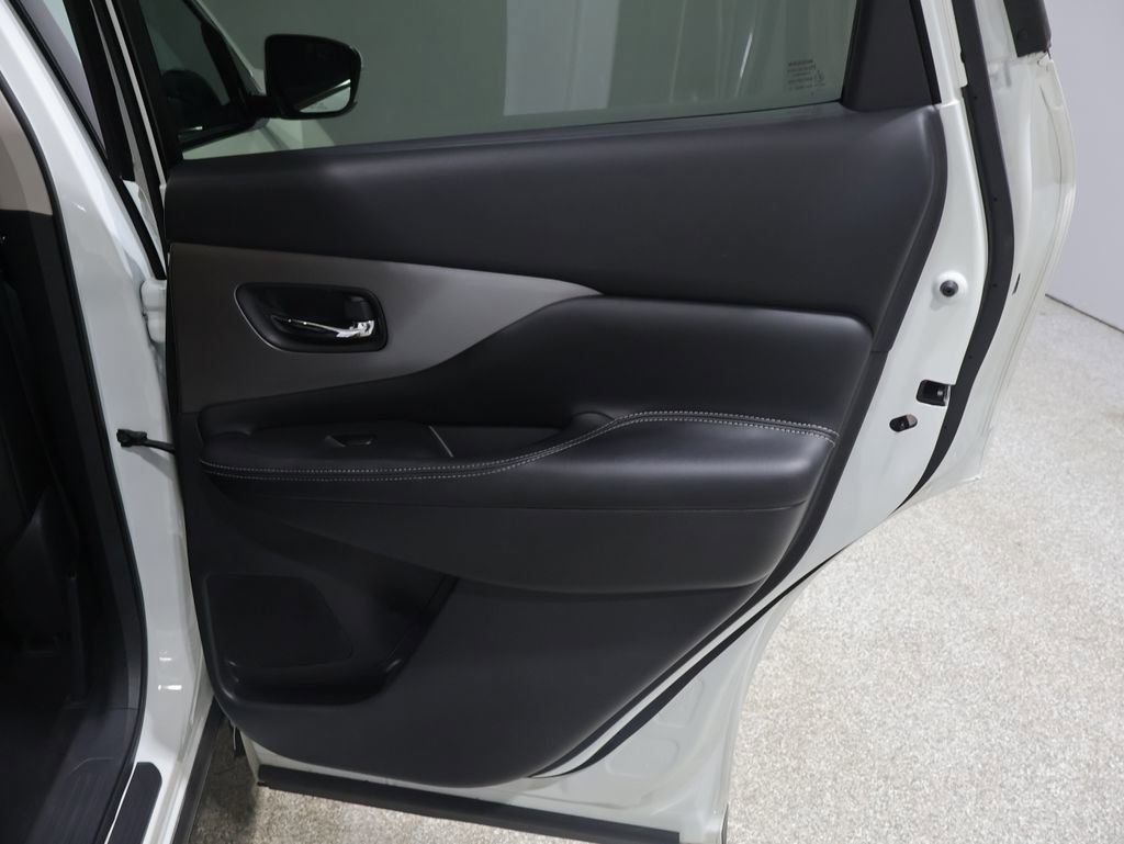 Used 2023 Nissan Murano SV AWD/4WD image 21