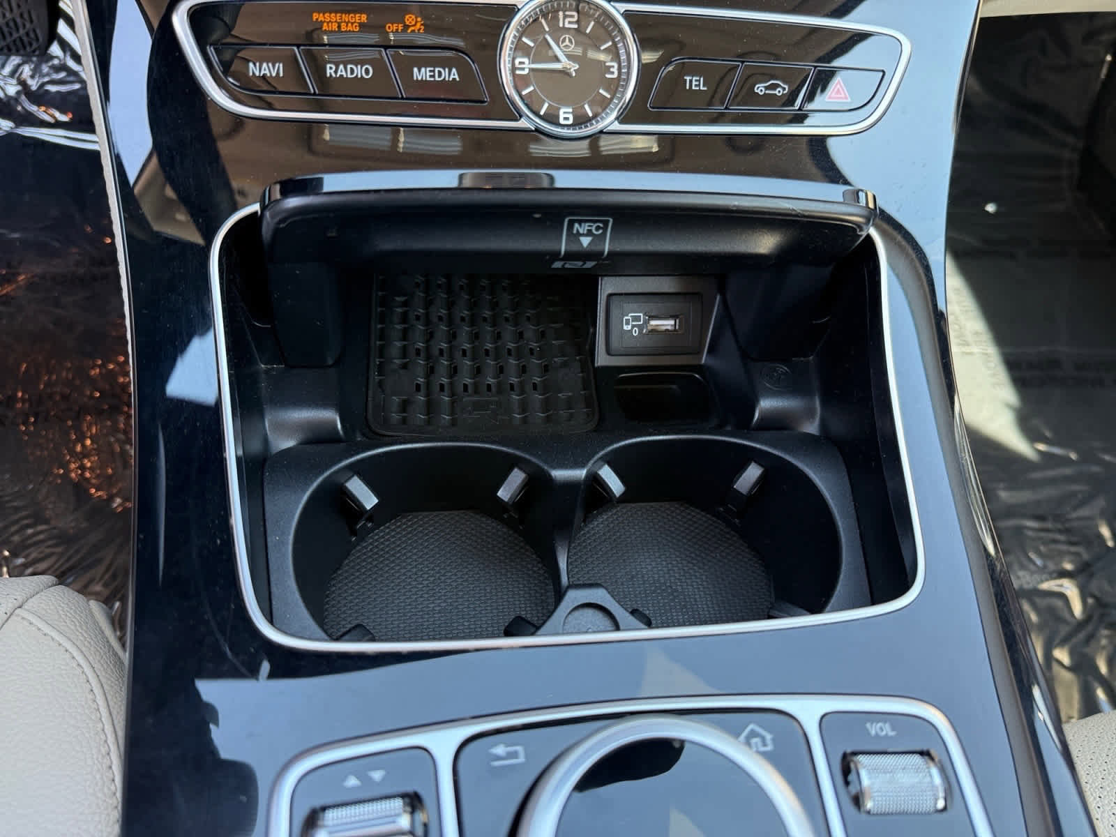 Certified 2017 Mercedes-Benz E 300 4MATIC image 22