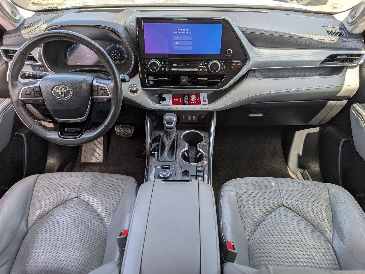 Used 2023 Toyota Highlander Platinum AWD/4WD image 4