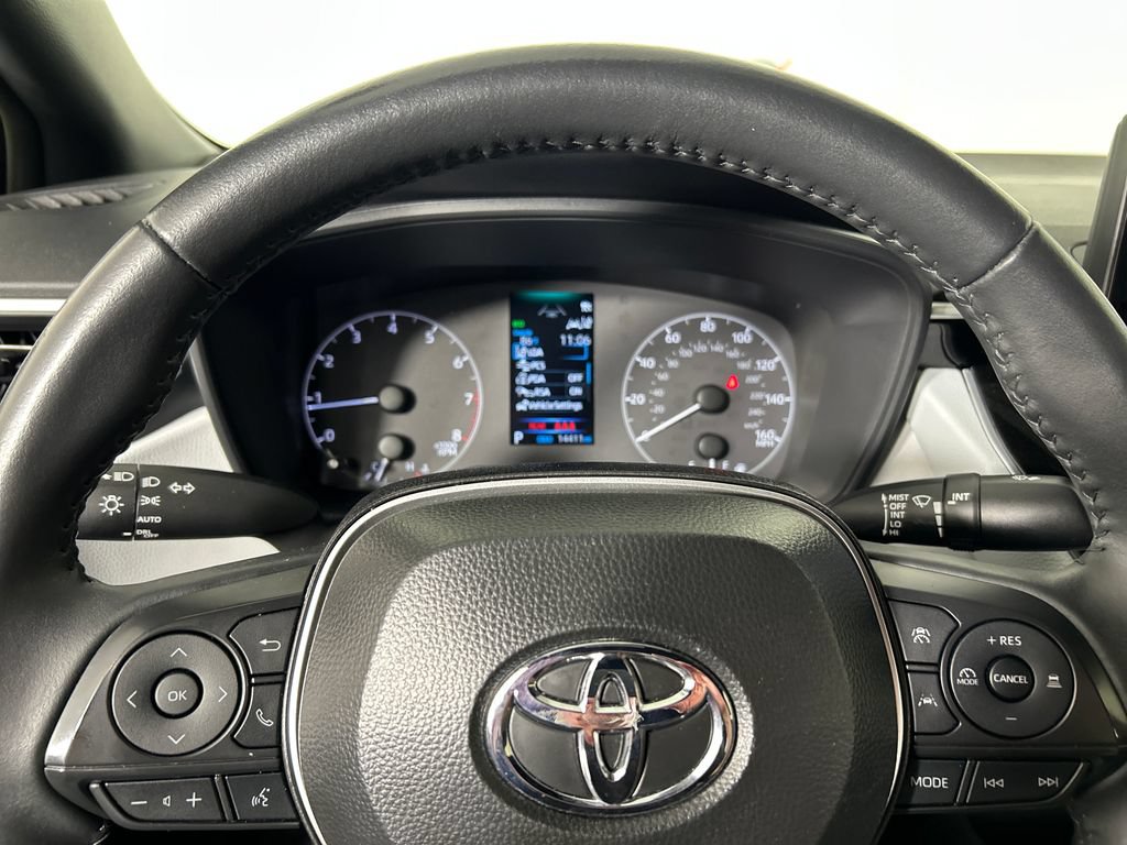 Used 2025 Toyota Corolla SE FWD image 13