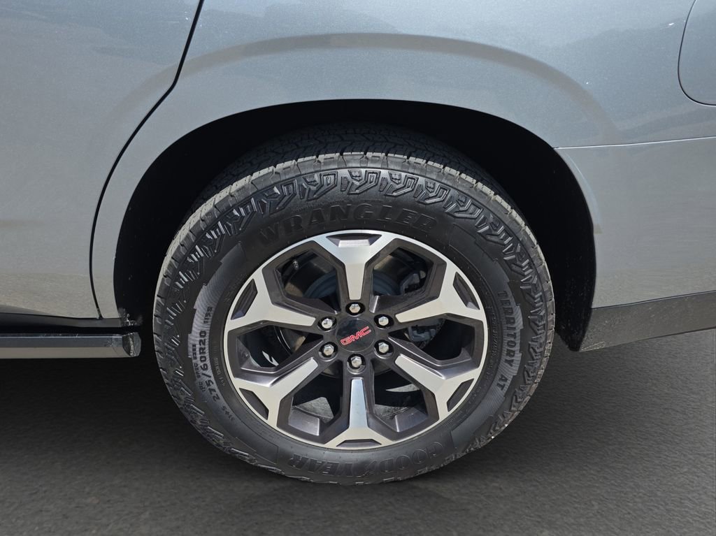 Used 2025 GMC Yukon AT4 Ultimate w/ LPO, Floor Liner Package AWD/4WD image 5