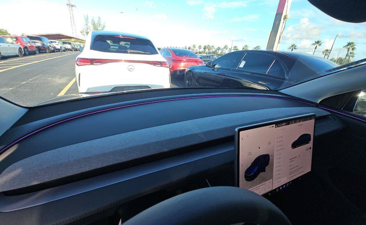 Used 2026 Tesla Model Y Long Range RWD image 9