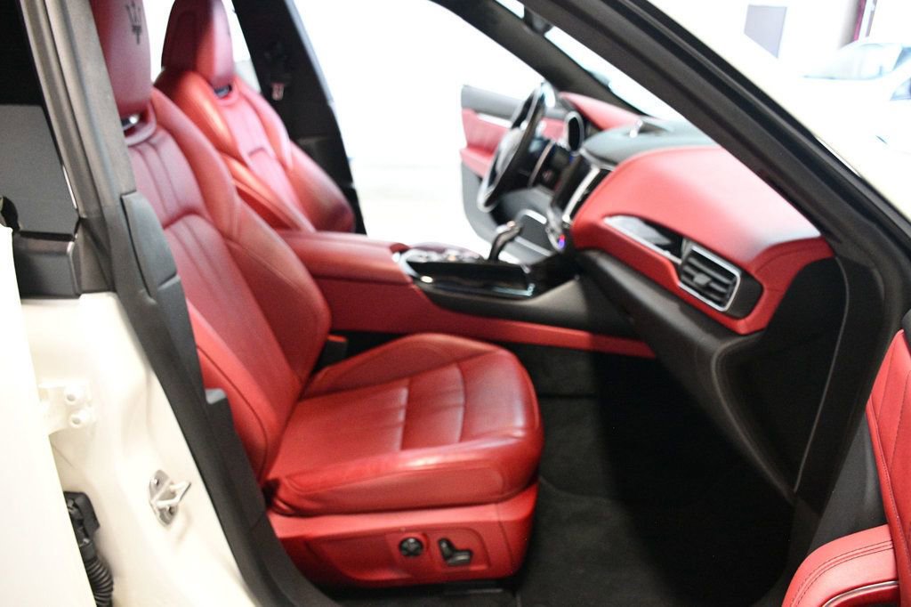 Used 2020 Maserati Levante GranSport image 30