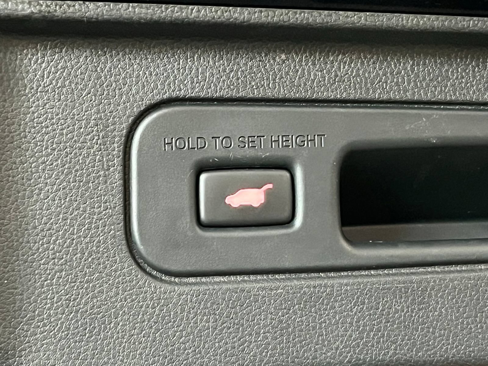 Used 2024 Honda Pilot Touring image 10