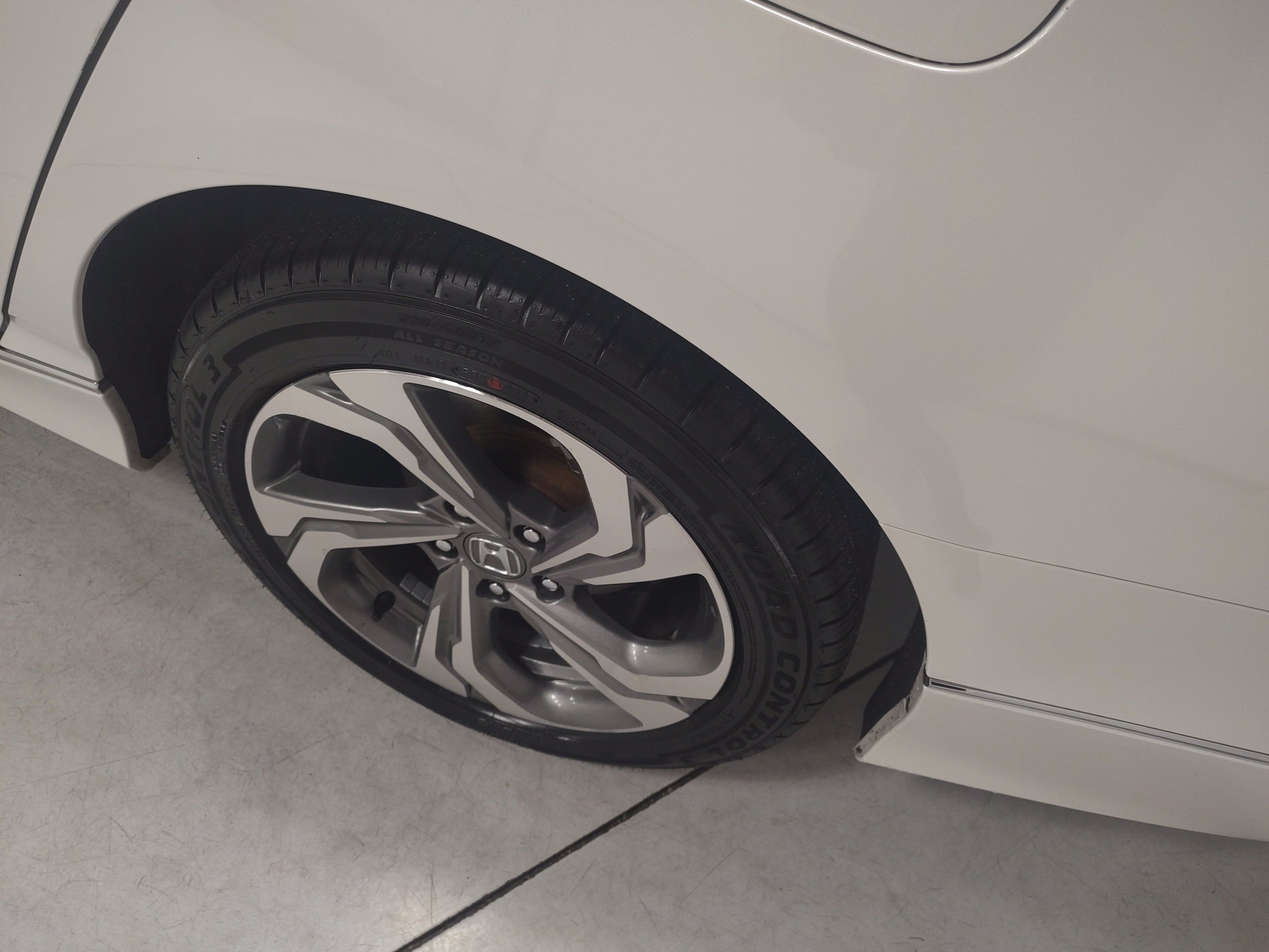 Used 2018 Honda Accord EX-L image 14