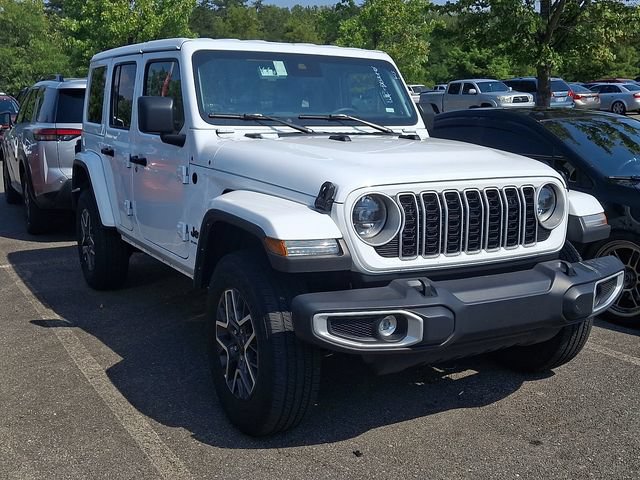 Used 2025 Jeep Wrangler Unlimited Sahara AWD/4WD image 3