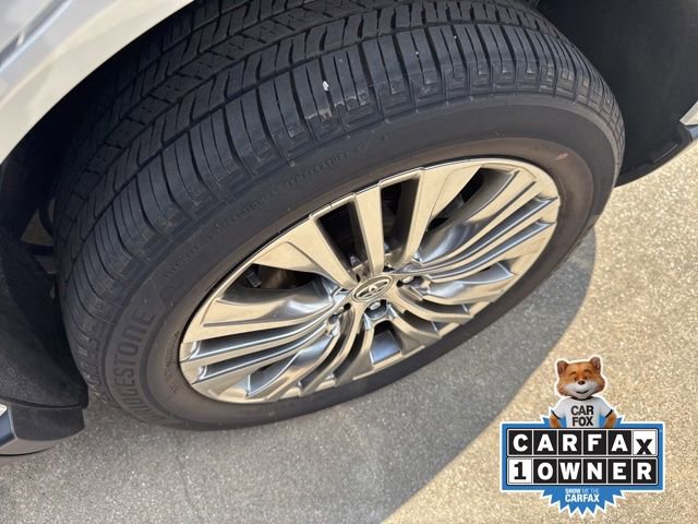 Used 2023 Toyota Venza XLE AWD/4WD image 5