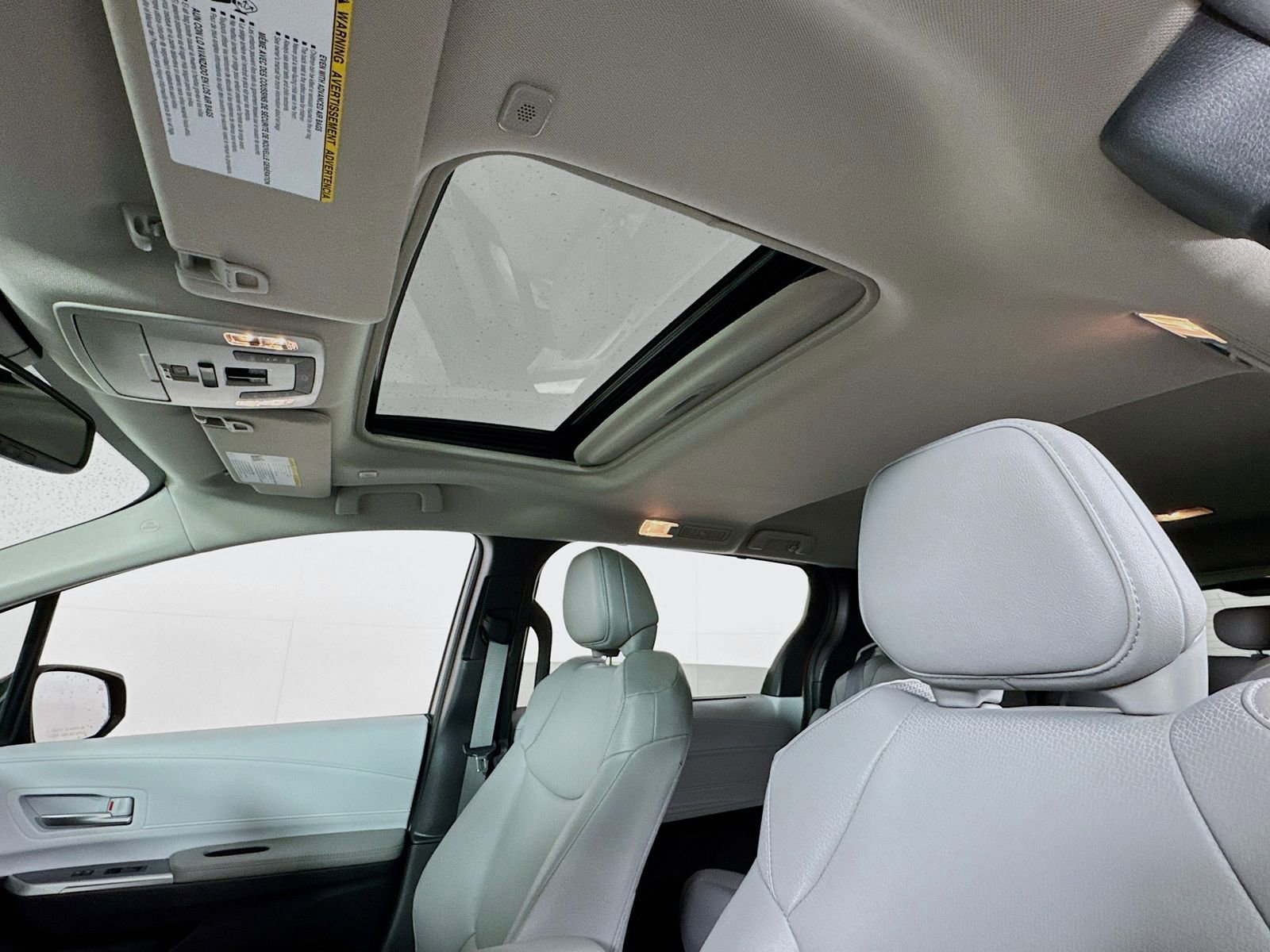 Used 2025 Toyota Sienna XLE w/ XLE Plus Package AWD/4WD image 15