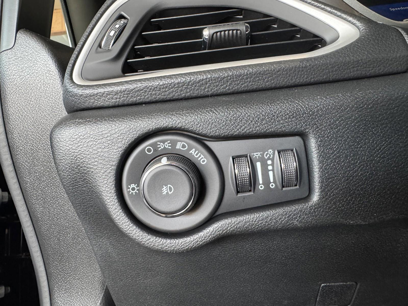 New 2026 Chrysler Pacifica Select image 20