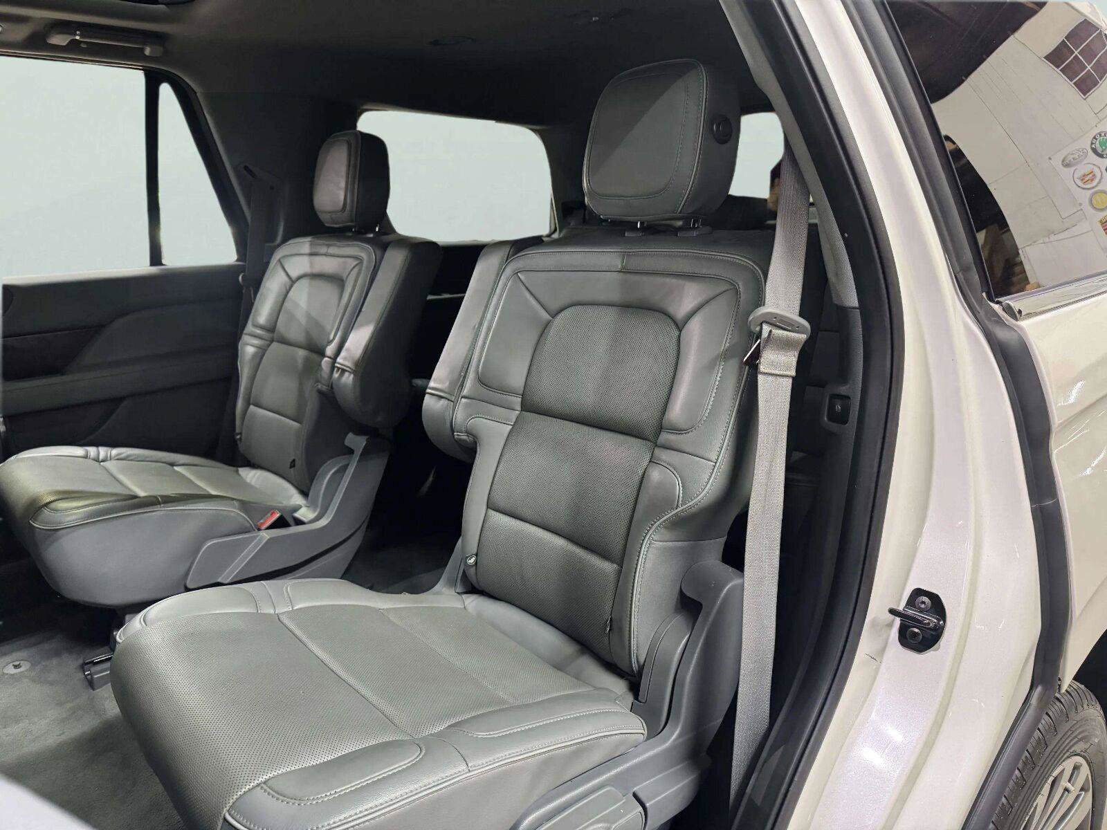 Used 2018 Lincoln Navigator Reserve w/ Technology Package AWD/4WD image 29