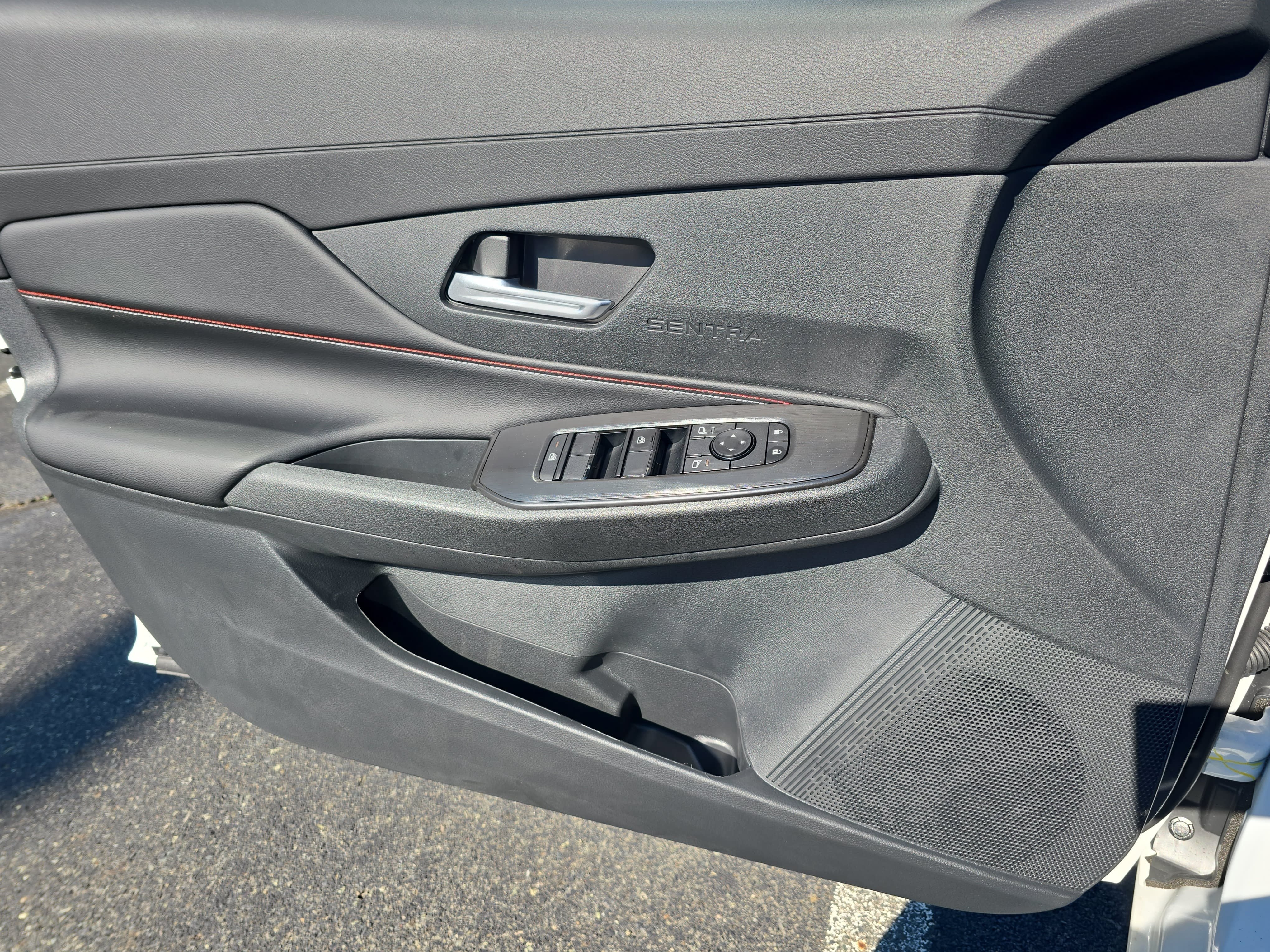 New 2027 Nissan Sentra SR w/ Floor Mat Package FWD image 26