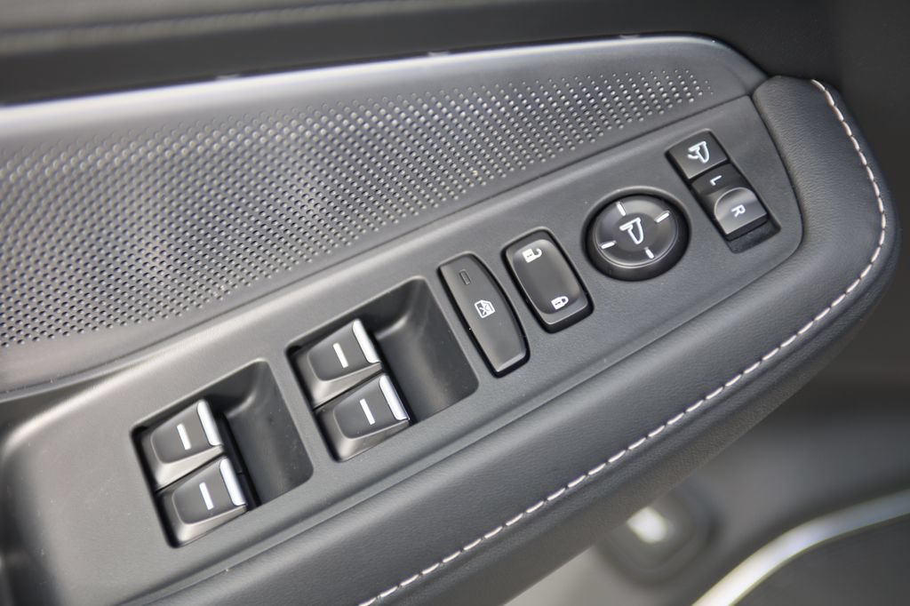 New 2026 Acura MDX w/ Technology Package FWD image 11