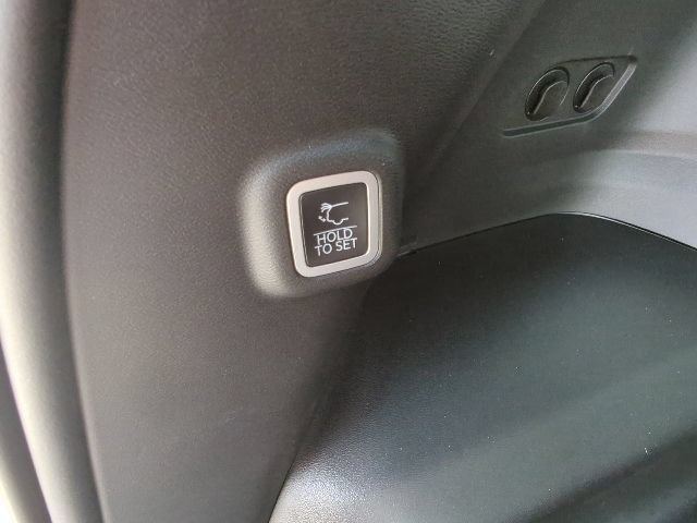 Used 2026 Jeep Cherokee Overland w/ Advanced Pro Tech Group AWD/4WD image 39