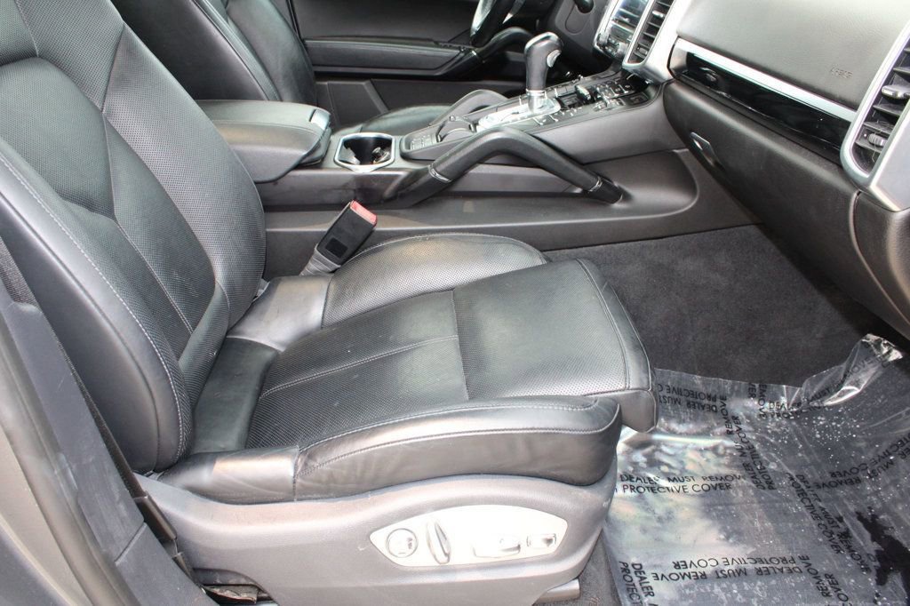 Used 2018 Porsche Cayenne S image 20
