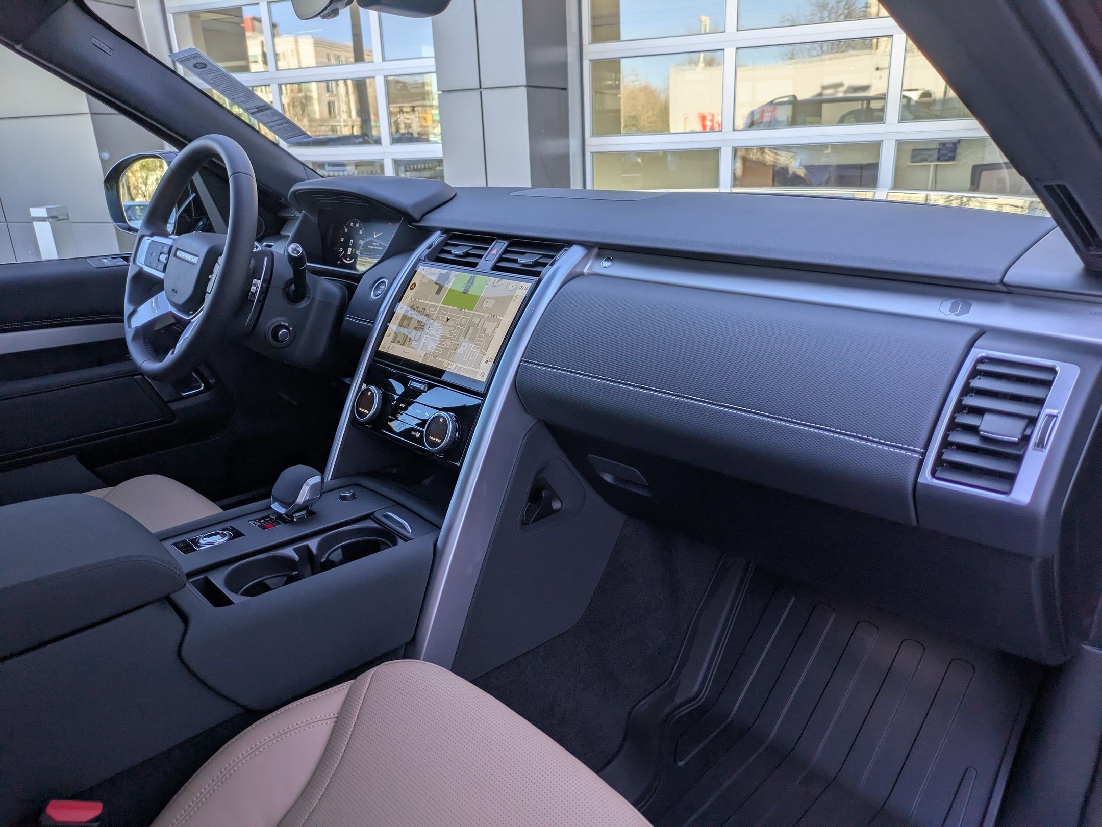 New 2026 Land Rover Discovery Limited Edition image 29