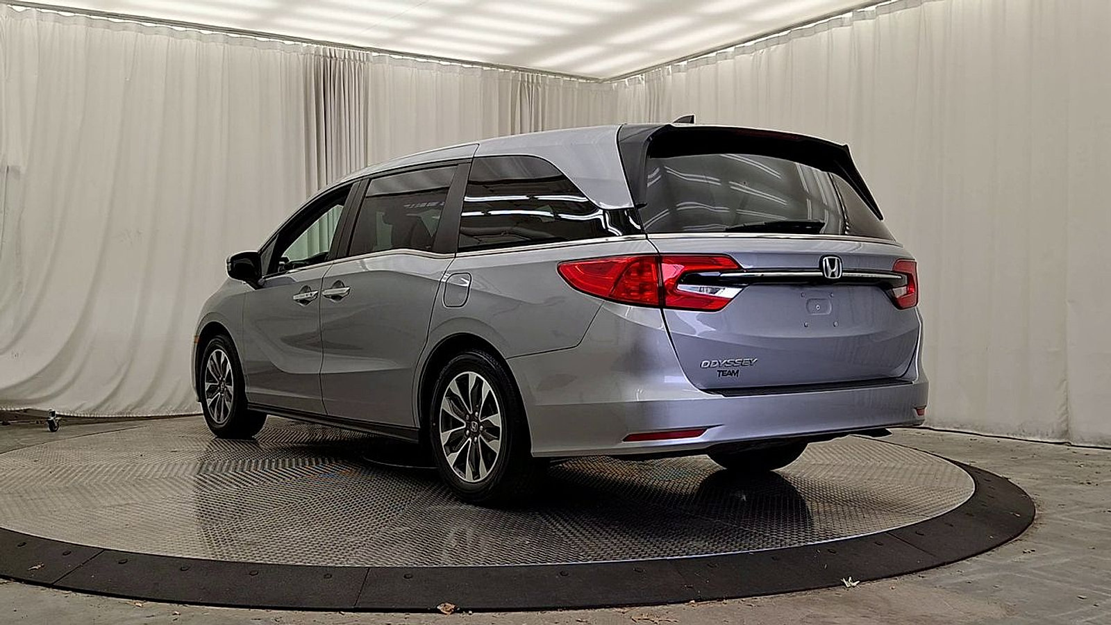 Used 2023 Honda Odyssey EX-L image 12