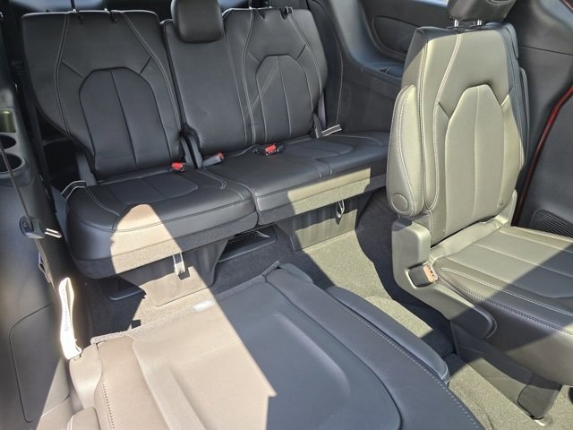 New 2026 Chrysler Pacifica Select image 28