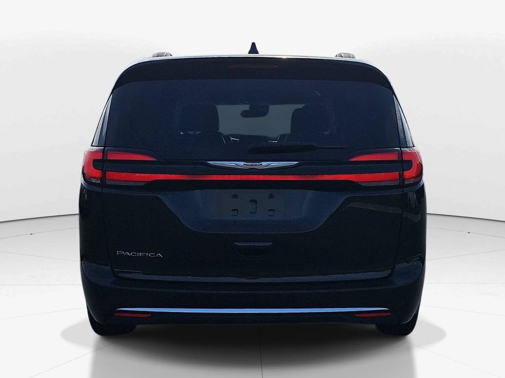 Used 2022 Chrysler Pacifica Touring-L FWD image 7