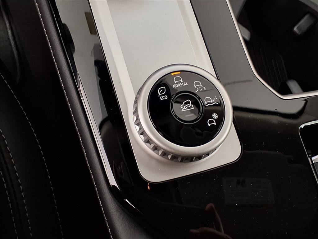 New 2025 Mitsubishi Outlander SE image 22