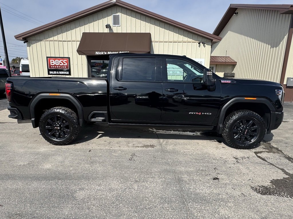 Used 2024 GMC Sierra 2500 AT4 w/ AT4 Premium Plus Package image 2