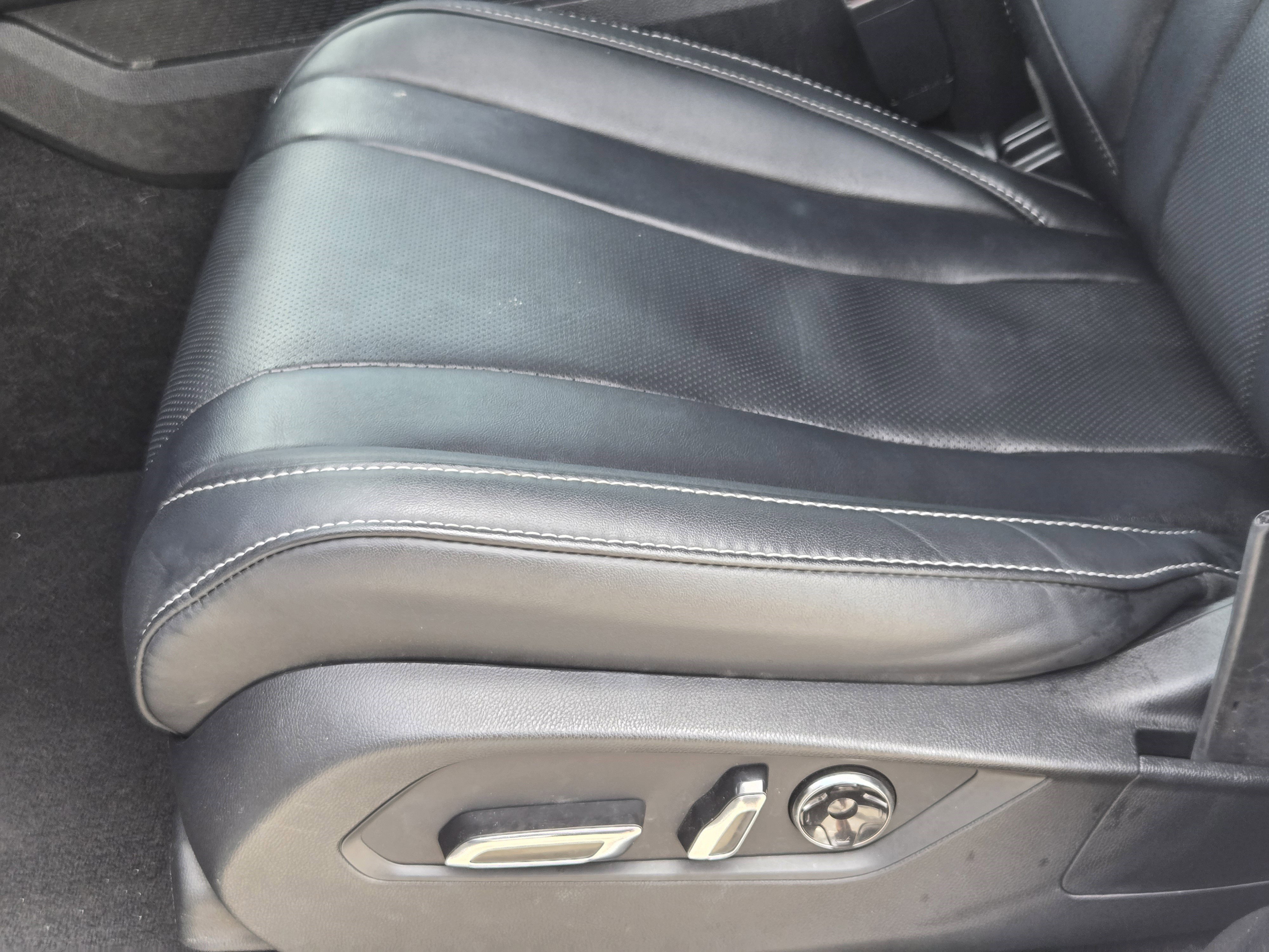 Certified 2023 Acura MDX FWD w/ Technology Package image 16