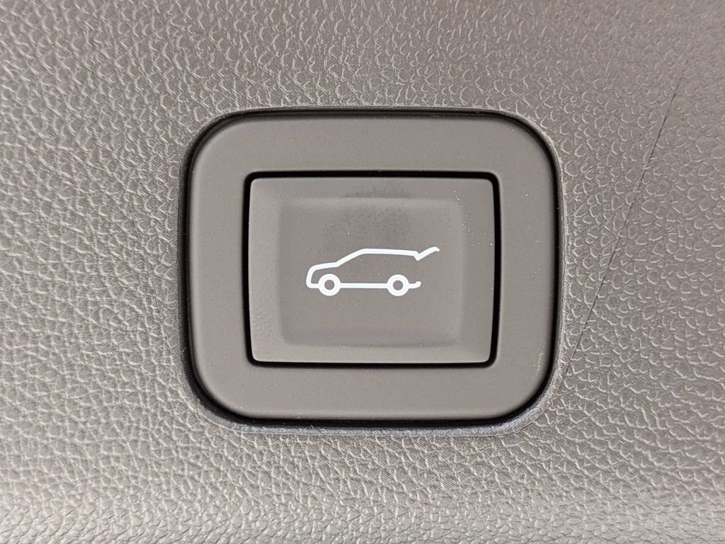 New 2026 Chevrolet Suburban LT w/ Comfort Package RWD image 15