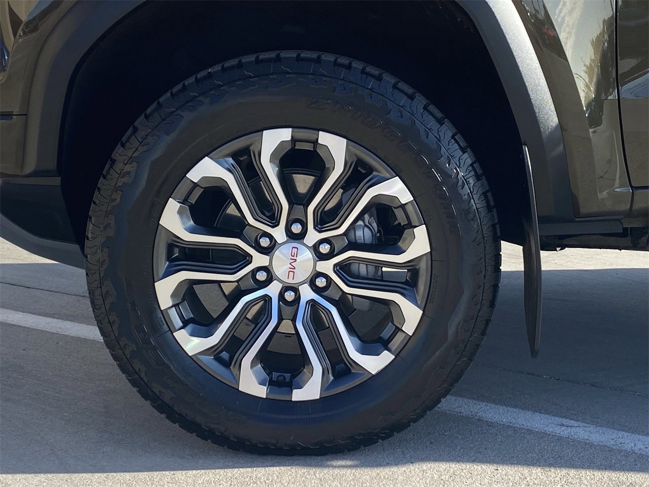 Used 2024 GMC Canyon Denali image 10