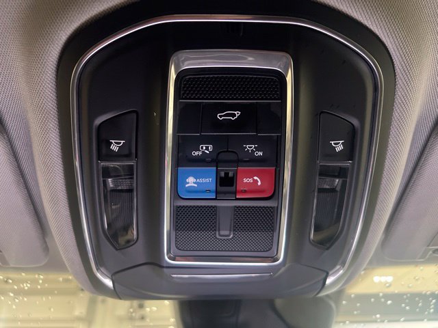 Used 2023 Jeep Grand Cherokee Limited w/ Luxury Tech Group II AWD/4WD image 29