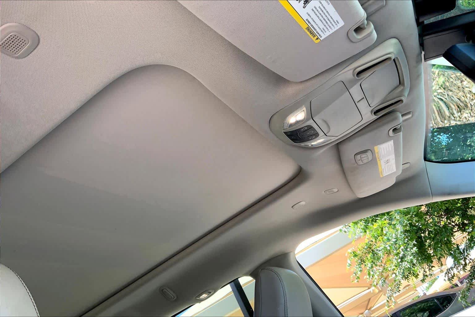 Used 2020 Chrysler Pacifica Limited FWD image 14