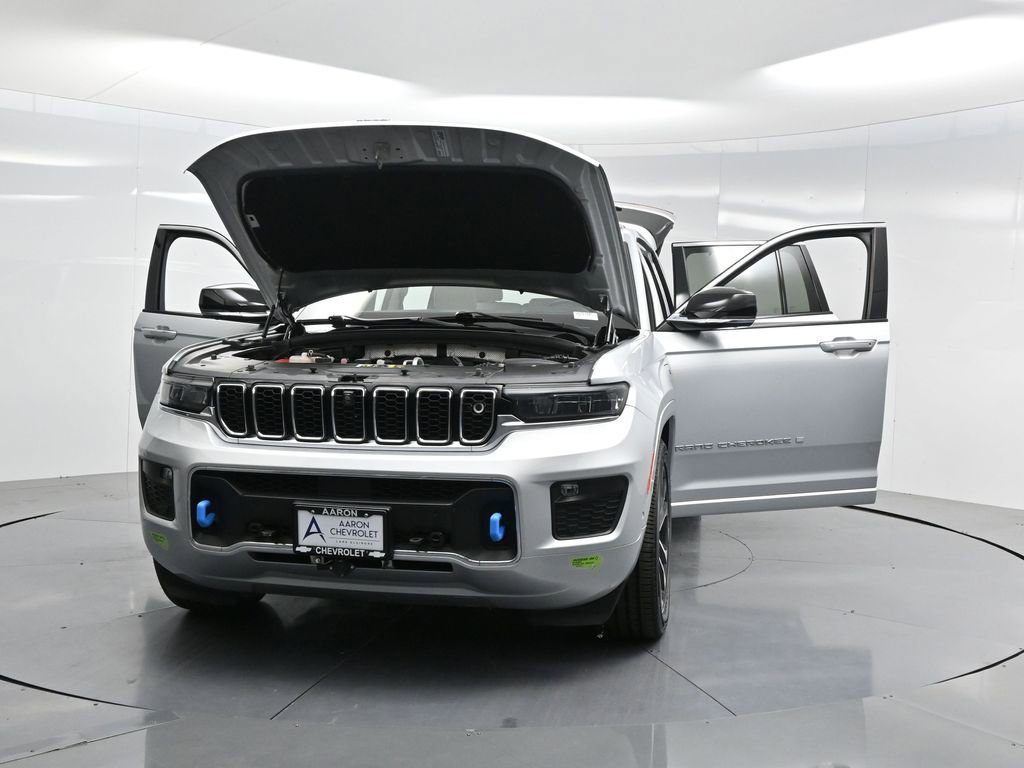 Used 2022 Jeep Grand Cherokee Overland w/ Advanced Protech Group III image 38