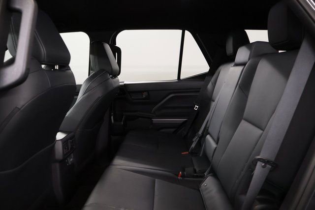 Certified 2025 Toyota 4Runner TRD Off-Road Premium AWD/4WD image 28