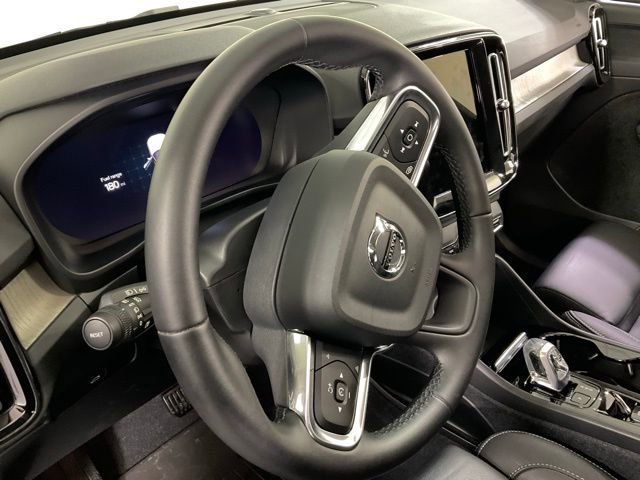 Certified 2023 Volvo XC40 B5 Plus w/ Climate Package image 24