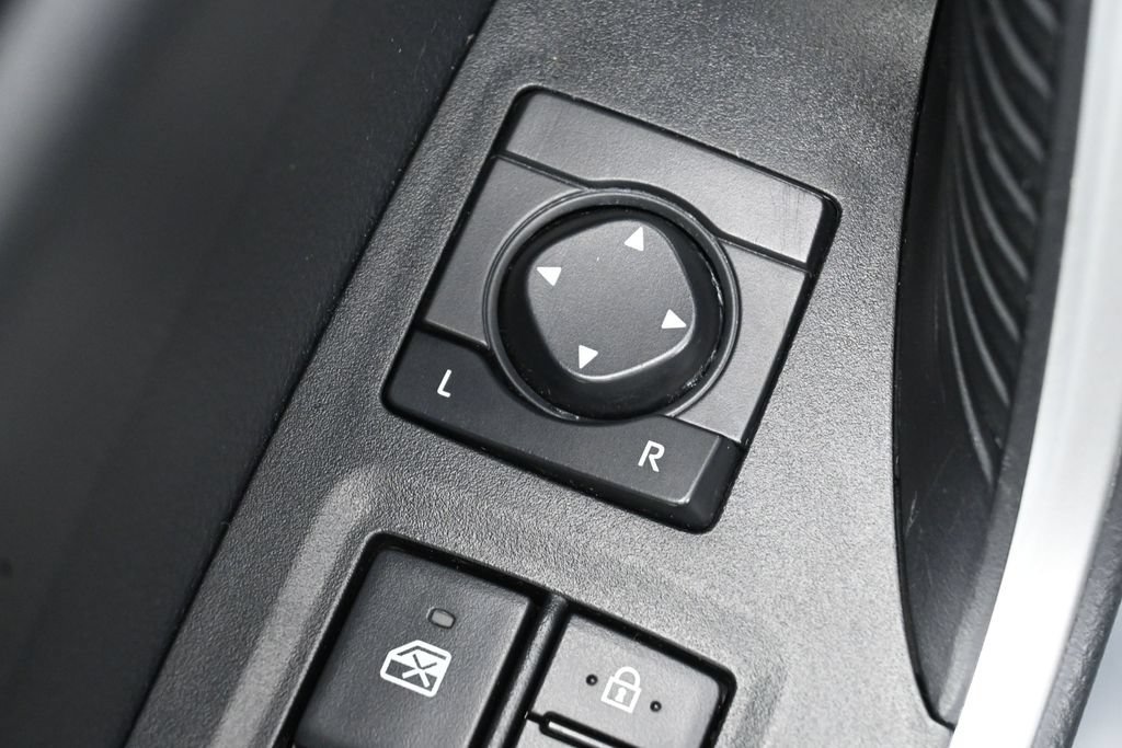 Used 2025 Toyota RAV4 LE AWD/4WD image 11