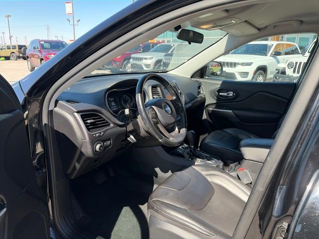 Used 2020 Jeep Cherokee Latitude Plus w/ Cold Weather Group FWD image 20