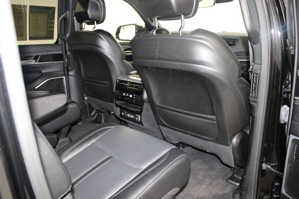 Used 2024 Jeep Wagoneer Series II image 32